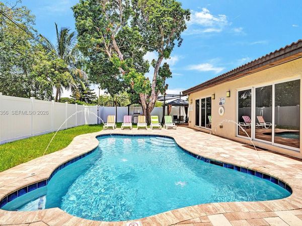 1318 Washington St , Hollywood, FL 33019