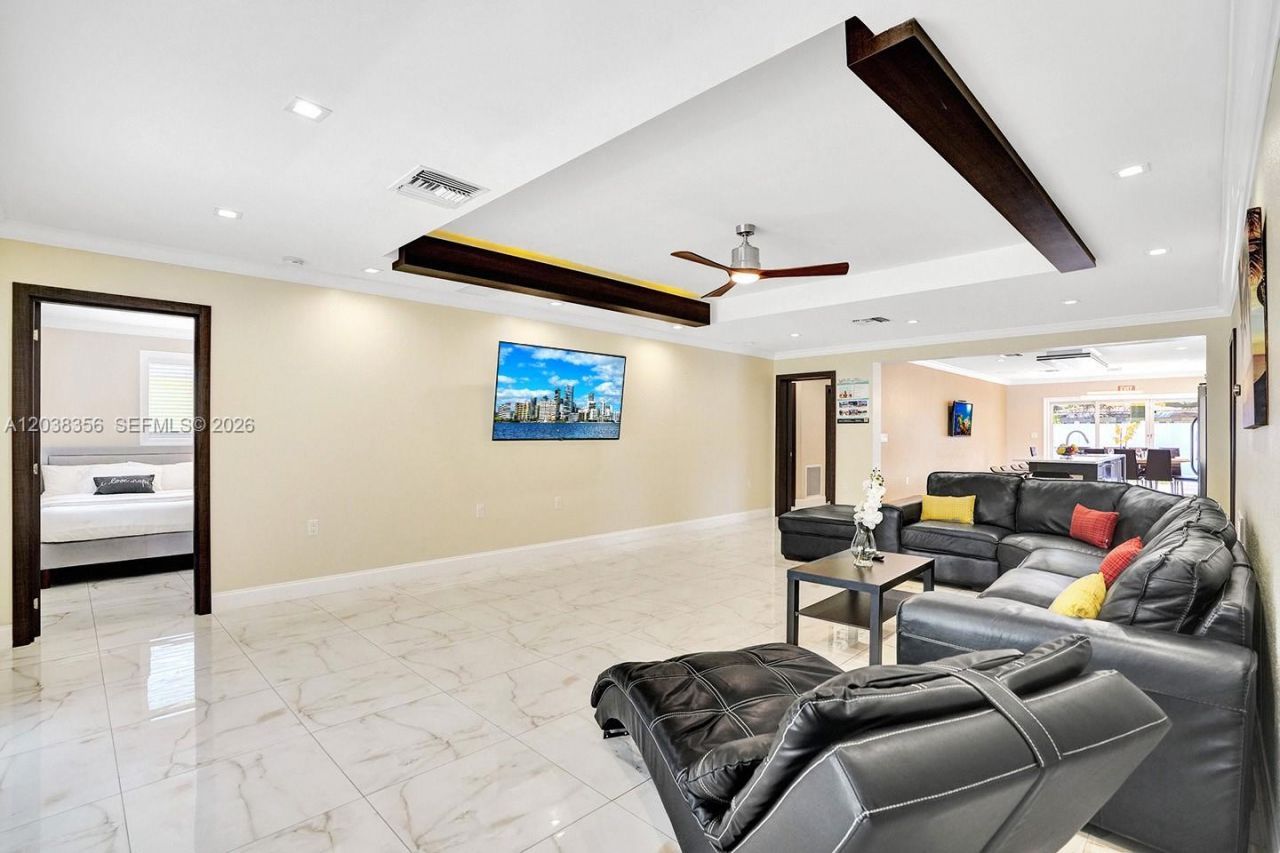 1318 Washington St , Hollywood, FL 33019 Photo