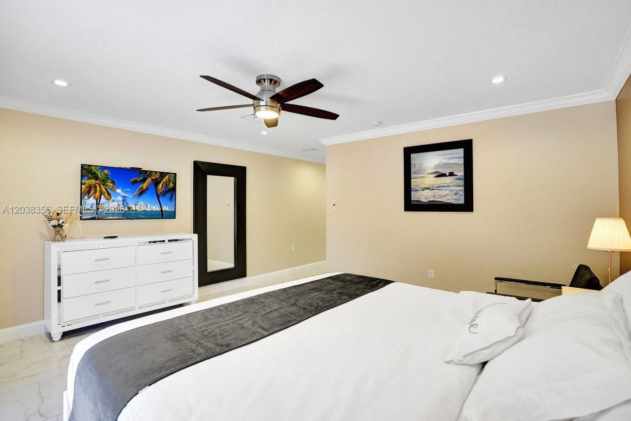 1318 Washington St , Hollywood, FL 33019 Photo