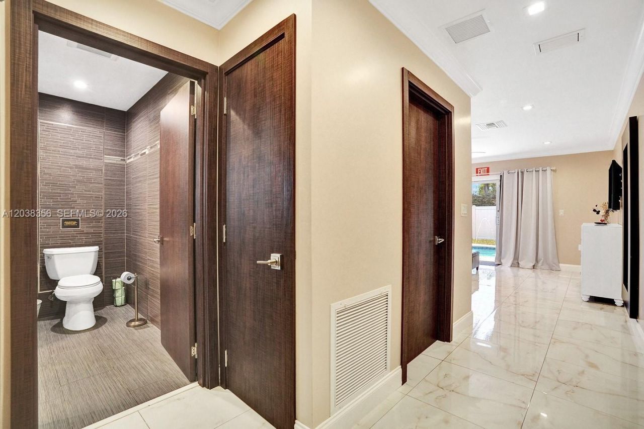1318 Washington St , Hollywood, FL 33019 Photo