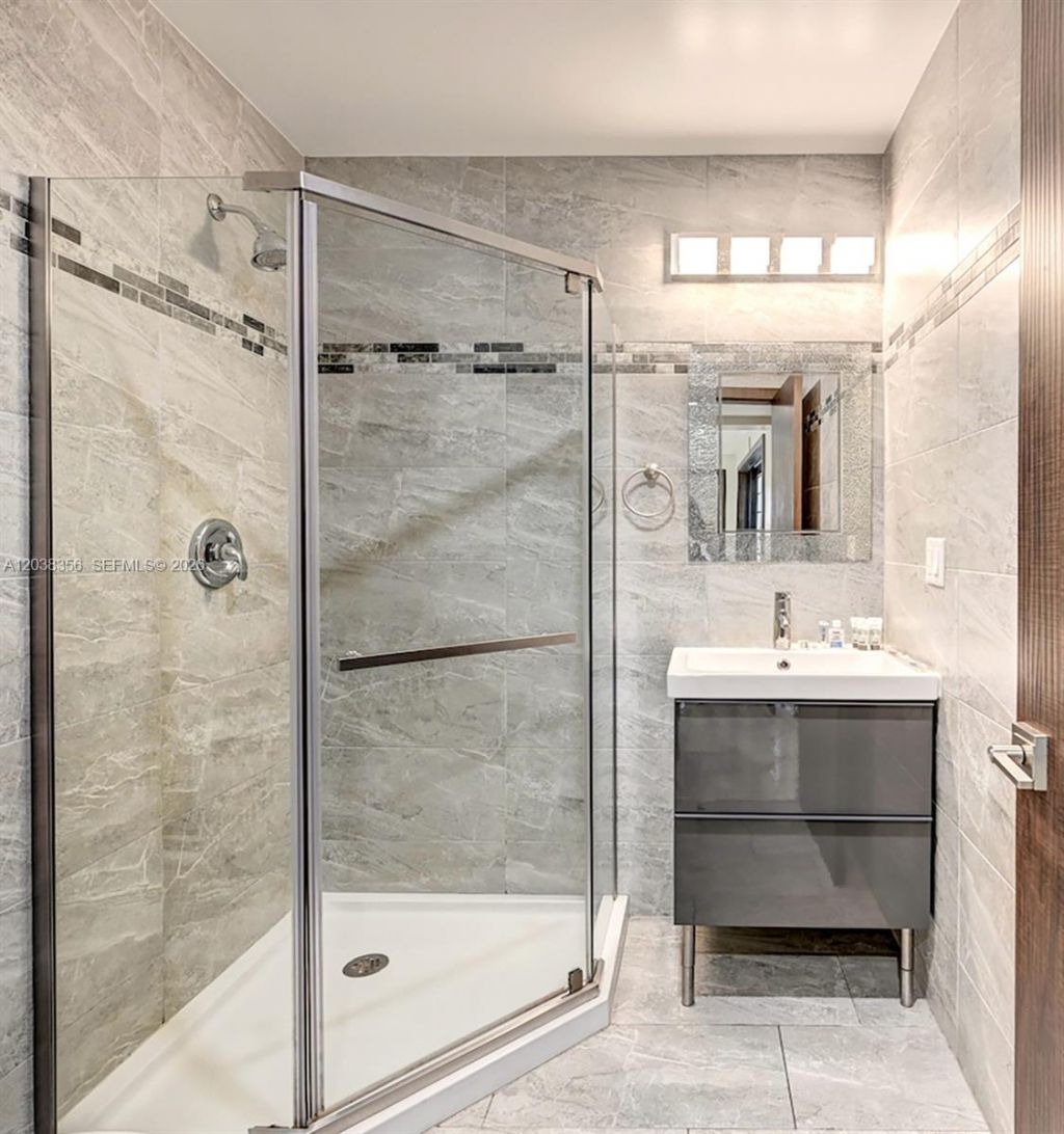 1318 Washington St , Hollywood, FL 33019 Photo