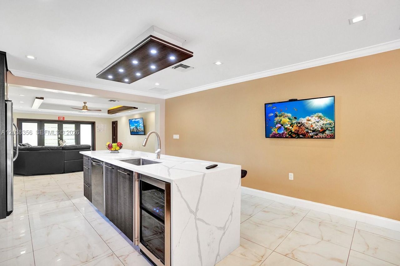 1318 Washington St , Hollywood, FL 33019 Photo