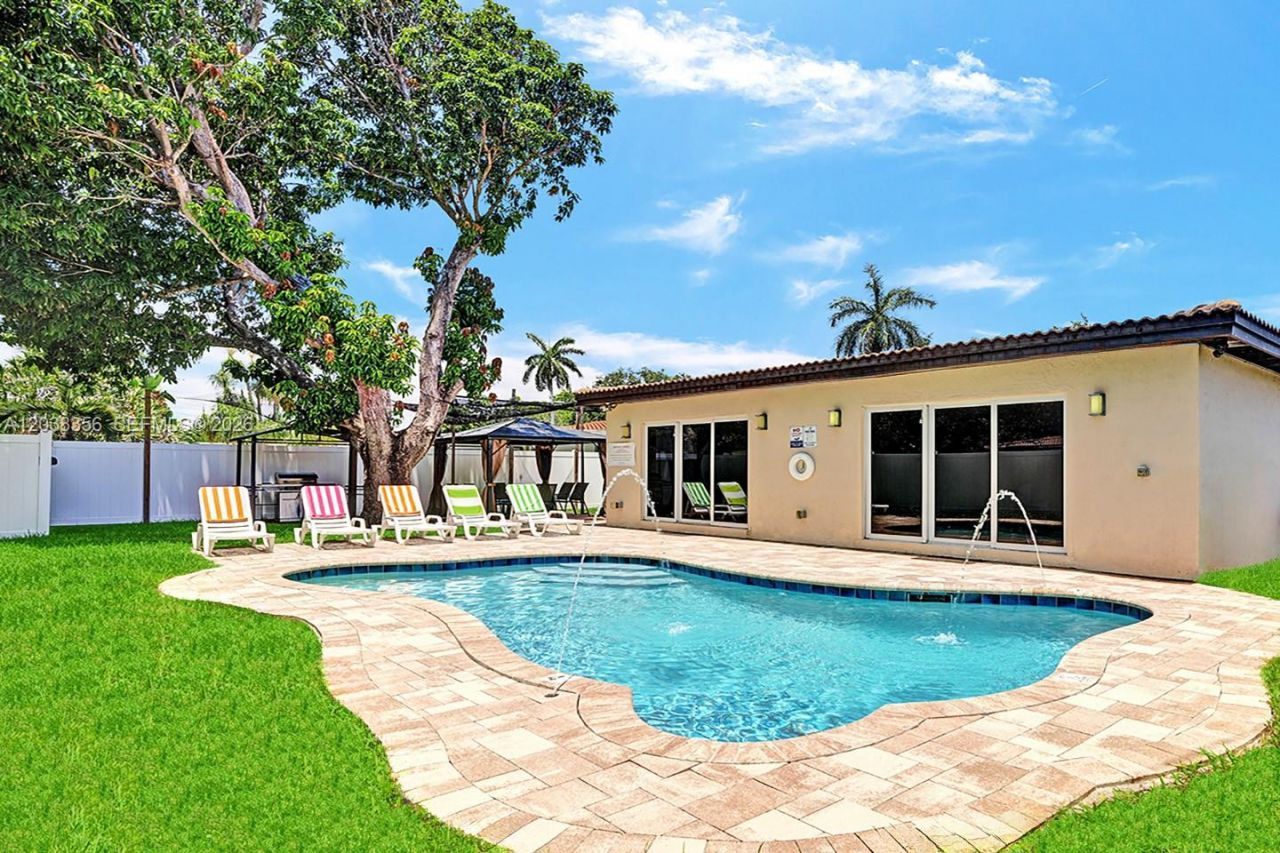 1318 Washington St , Hollywood, FL 33019 Photo
