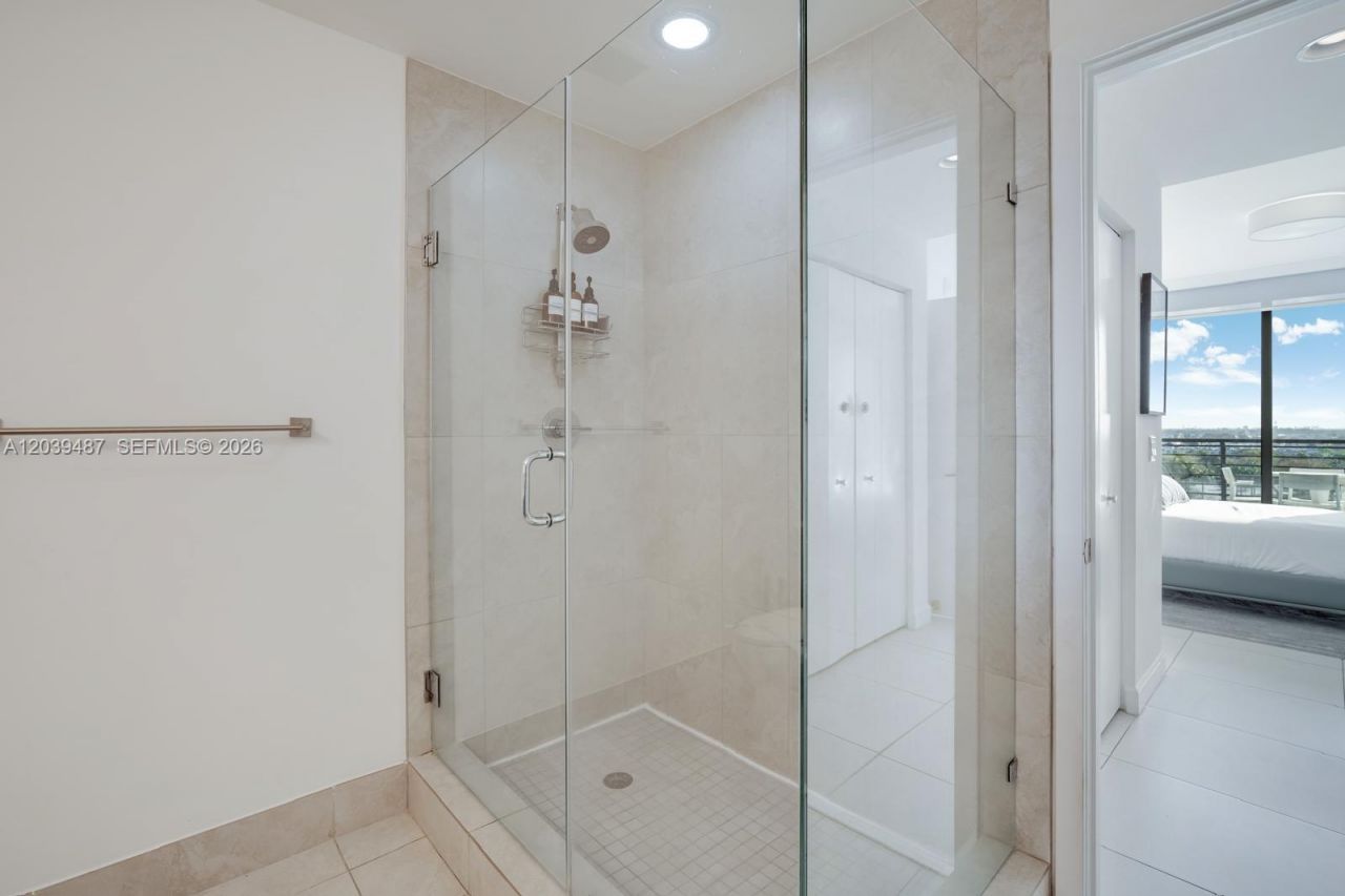 5350 NW 84th Ave , Unit 909, Doral, FL 33166 Photo