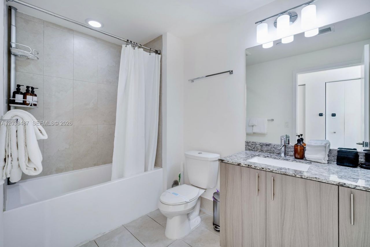 5350 NW 84th Ave , Unit 909, Doral, FL 33166 Photo