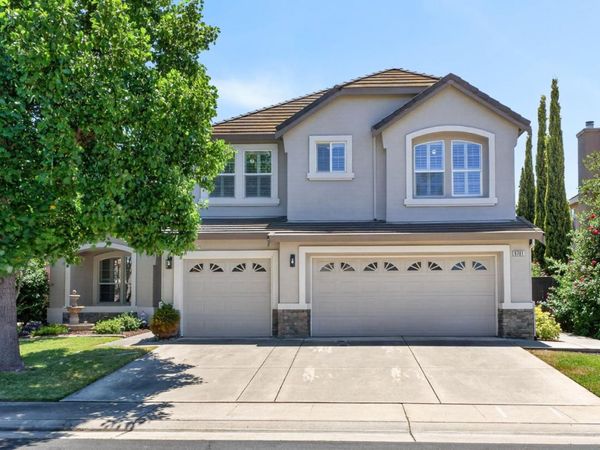 9701 Nature Trail Way, Elk Grove, CA 95757
