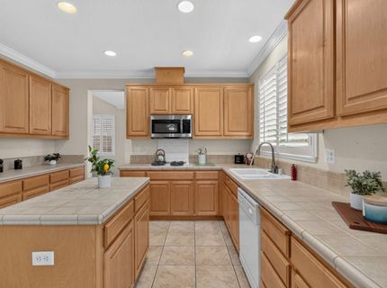 9701 Nature Trail Way, Elk Grove, CA 95757 Photo