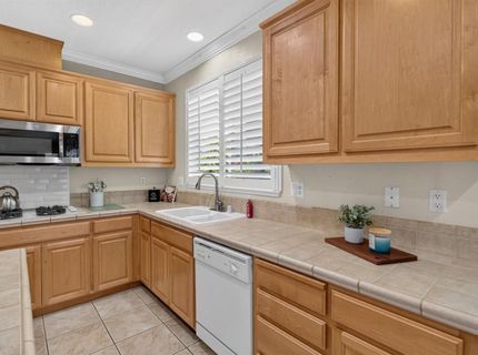 9701 Nature Trail Way, Elk Grove, CA 95757 Photo