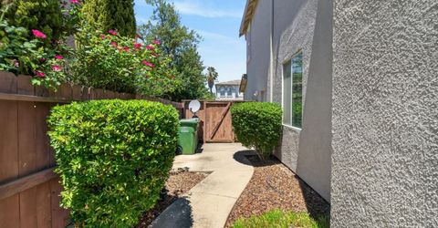 9701 Nature Trail Way, Elk Grove, CA 95757 Photo