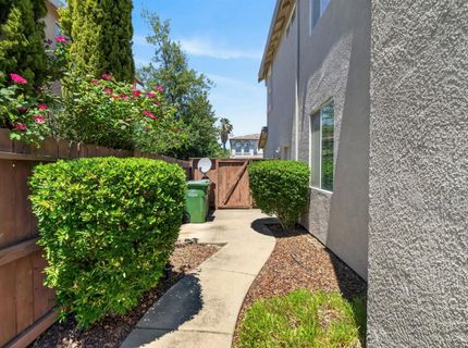 9701 Nature Trail Way, Elk Grove, CA 95757 Photo