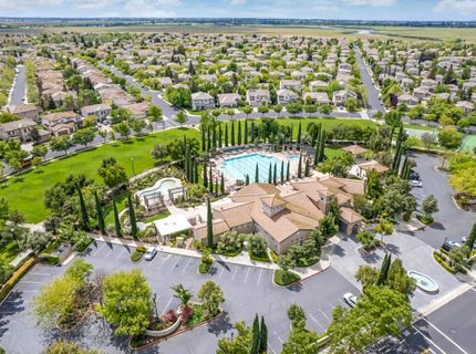 9701 Nature Trail Way, Elk Grove, CA 95757 Photo