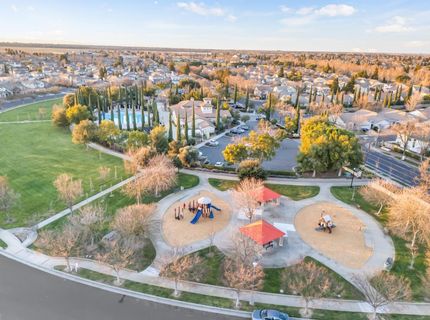 9701 Nature Trail Way, Elk Grove, CA 95757 Photo