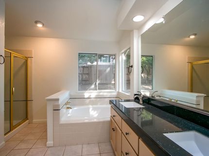 126 Manseau Dr, Folsom, CA 95630 Photo