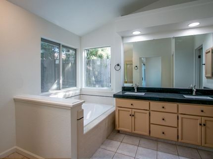 126 Manseau Dr, Folsom, CA 95630 Photo