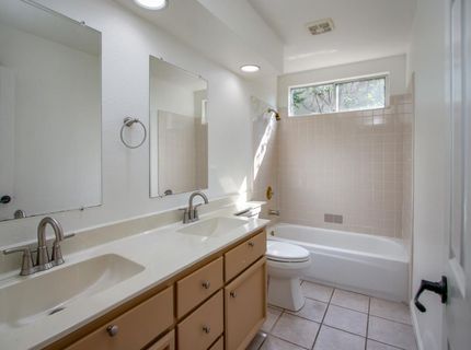 126 Manseau Dr, Folsom, CA 95630 Photo