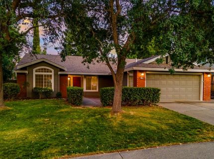 126 Manseau Dr, Folsom, CA 95630 Photo