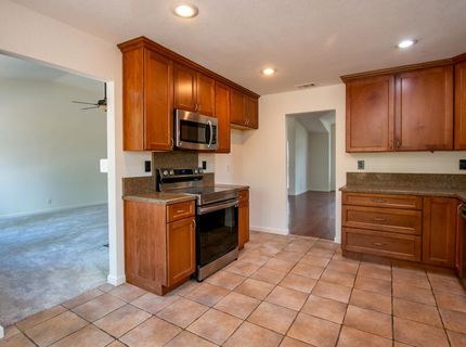 126 Manseau Dr, Folsom, CA 95630 Photo