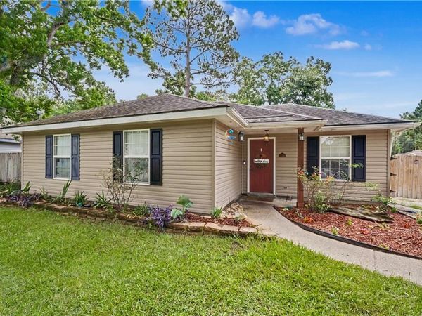 100 WOODRIDGE Court , Slidell, LA 70460