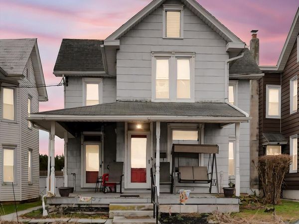 28 S ROBERTS AVENUE, NEW HOLLAND, PA 17557