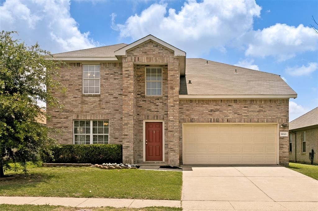 10121 Chapel Rock Drive, Fort Worth, TX 76116 Main Photo