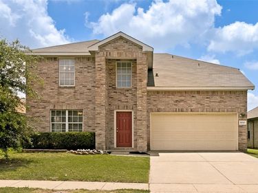 10121 Chapel Rock Drive, Fort Worth, TX 76116