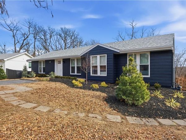 9905 W 60th Terrace, Merriam, KS 66203