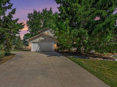 8740 Hillview Drive E, Saint Bonifacius, MN 55375