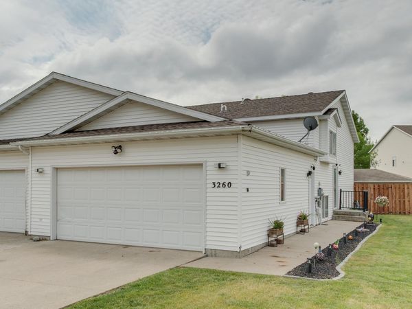 3260 35th Avenue S, Fargo, ND 58104