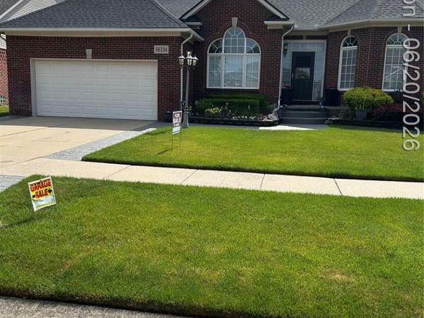 56334 Birkdale Drive, Macomb Twp, MI 48042