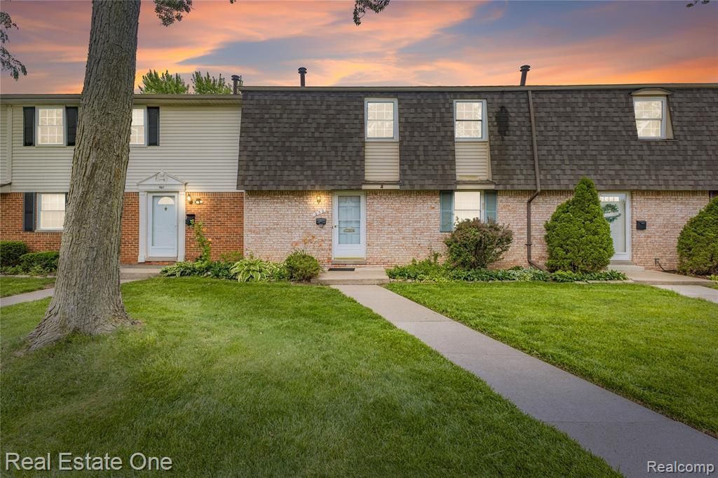 959 Kirts Boulevard, Troy, MI 48084 Main Photo