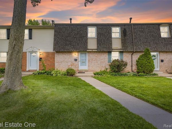 959 Kirts Boulevard, Troy, MI 48084