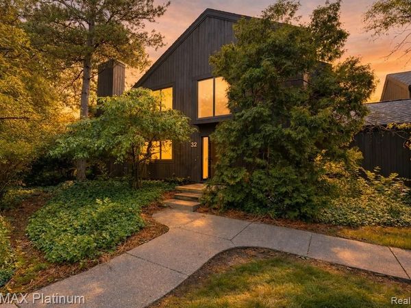 32 Haverhill Court , Ann Arbor, MI 48105