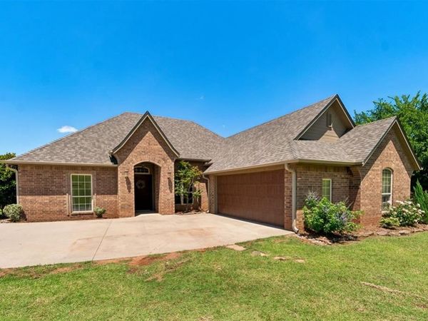 1609 Willow Road, Blanchard, OK 73010