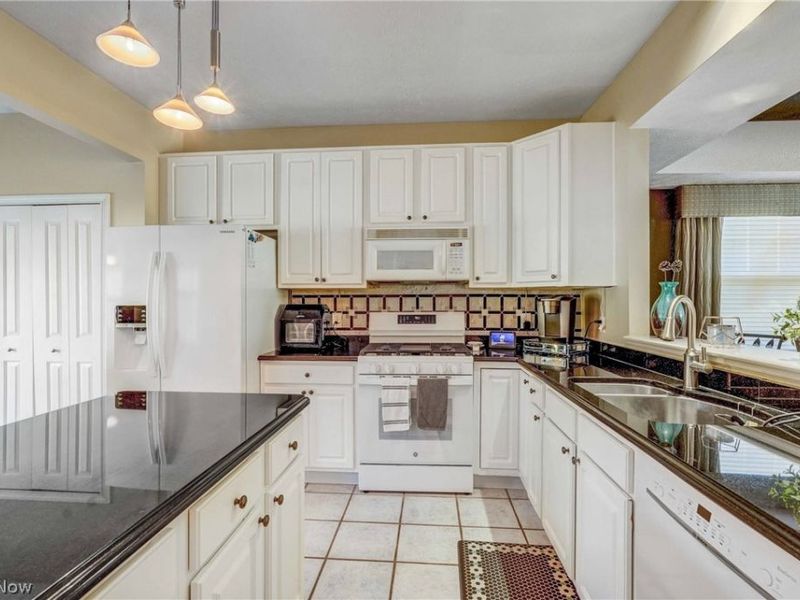 2611 Piedmont Court , Unit 44, Westlake, OH 44145 Photo 8