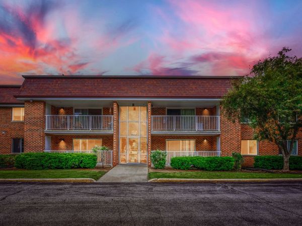1102 Westover Lane , Unit 1A, Schaumburg, IL 60193