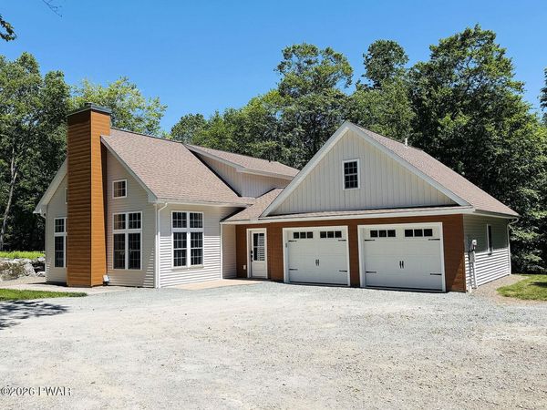 35 Highridge Road, Equinunk, PA 18417