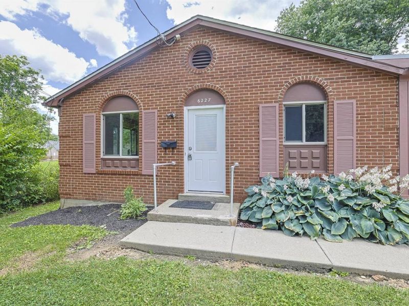 6227 Leroy Place, Anderson Twp, OH 45230 Photo 2