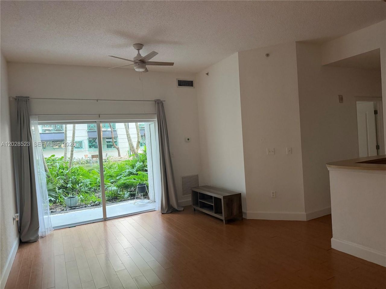 6001 SW 70th St, Unit 114, South Miami, FL 33143 Photo