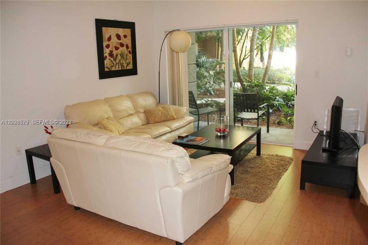 6001 SW 70th St, Unit 114, South Miami, FL 33143 Photo
