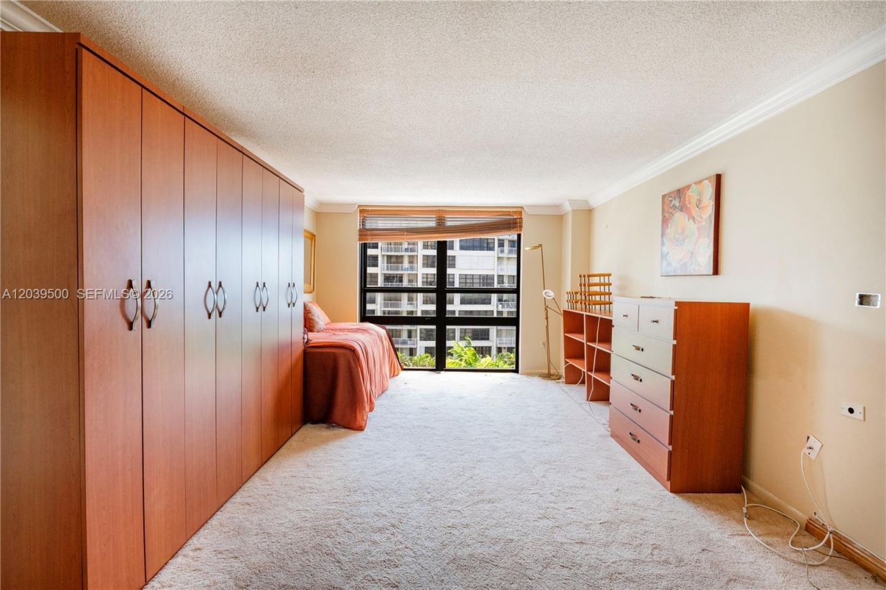 1450 Brickell Bay Dr, Unit 602, Miami, FL 33131 Photo