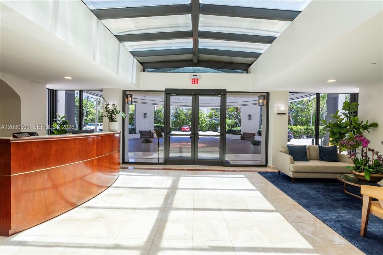 1450 Brickell Bay Dr, Unit 602, Miami, FL 33131 Photo