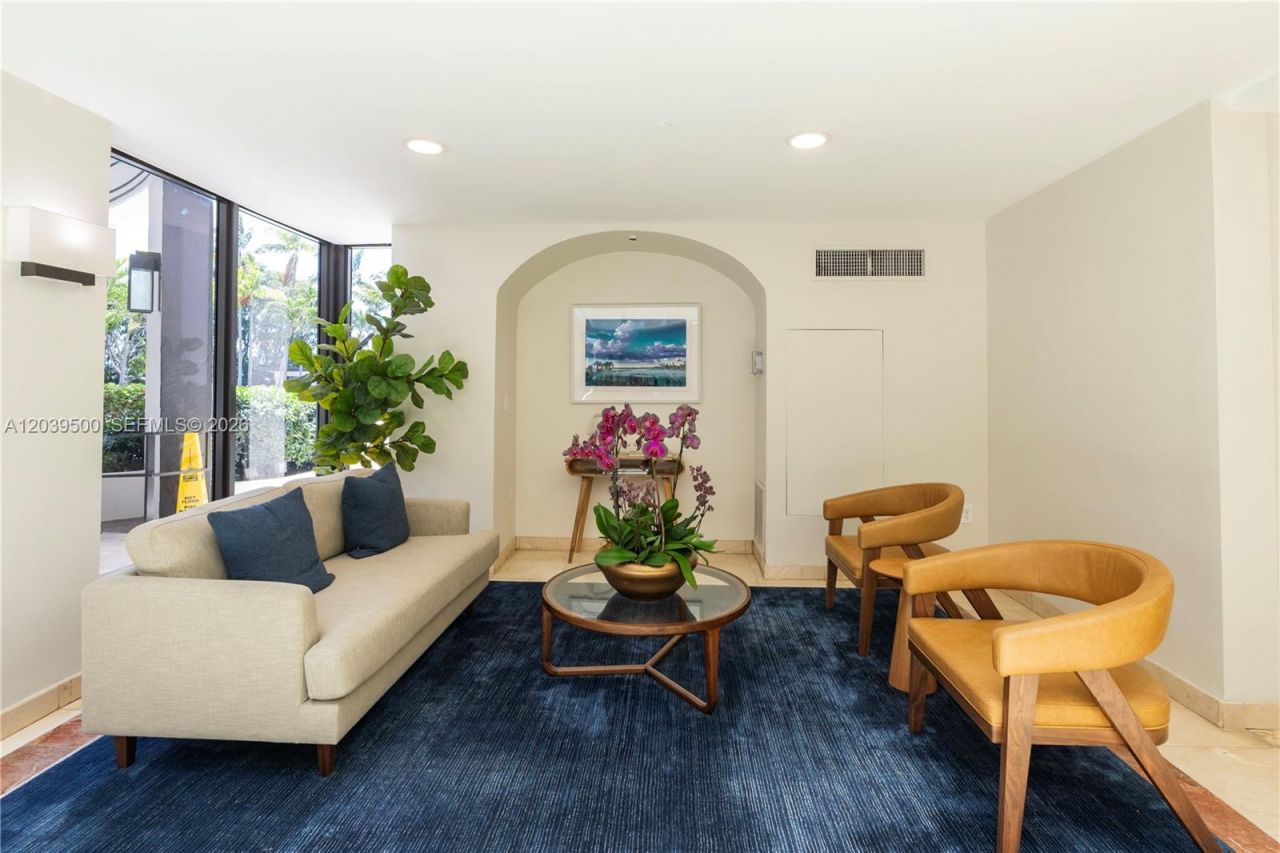 1450 Brickell Bay Dr, Unit 602, Miami, FL 33131 Photo