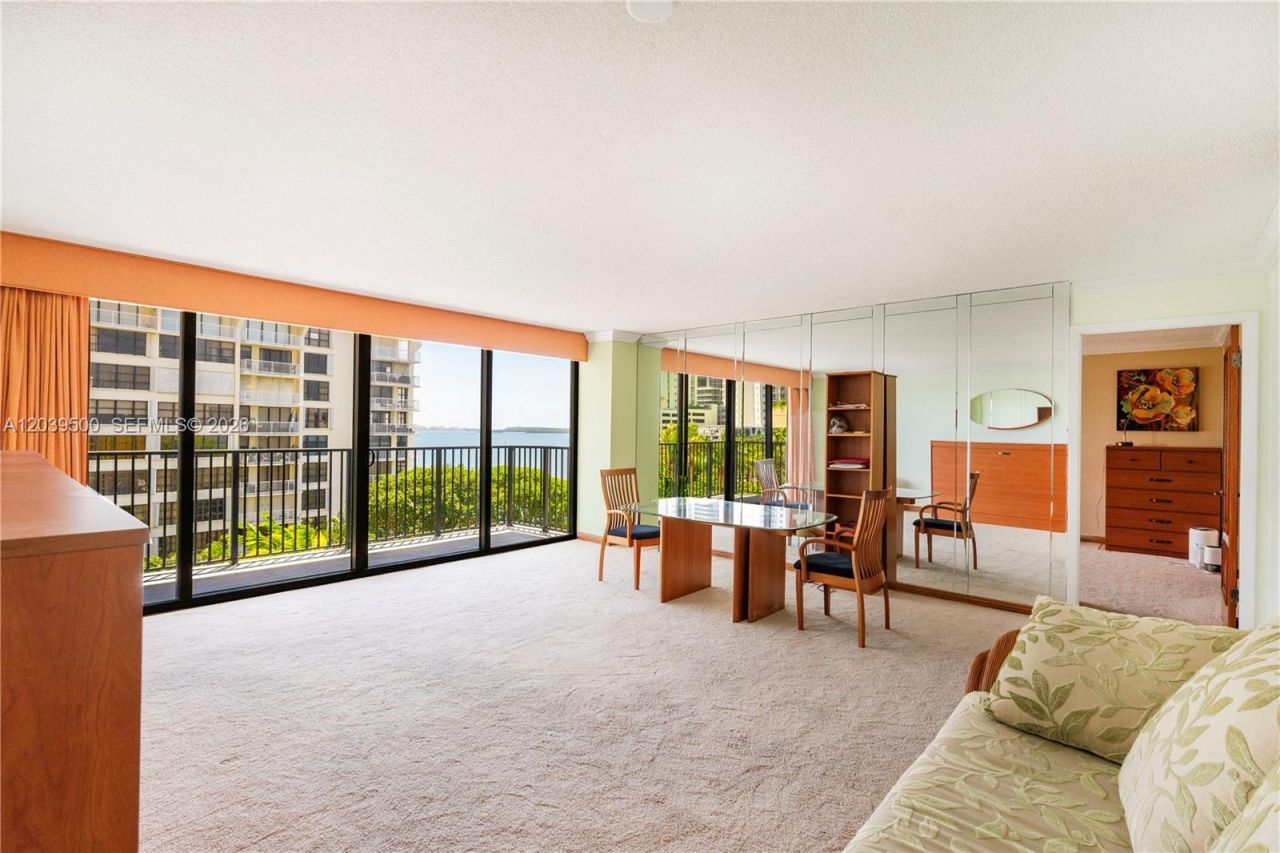 1450 Brickell Bay Dr, Unit 602, Miami, FL 33131 Photo