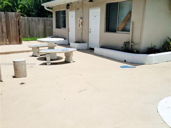 Unit 2, Hollywood, FL 33020