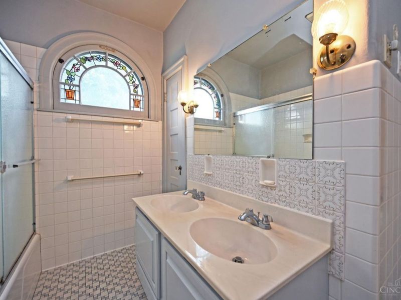 365 Terrace Avenue, Cincinnati, OH 45220 Photo 32