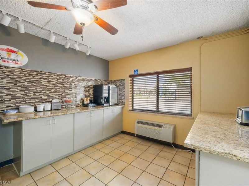 1704 E Perry Street, Port Clinton, OH 43452 Photo 11