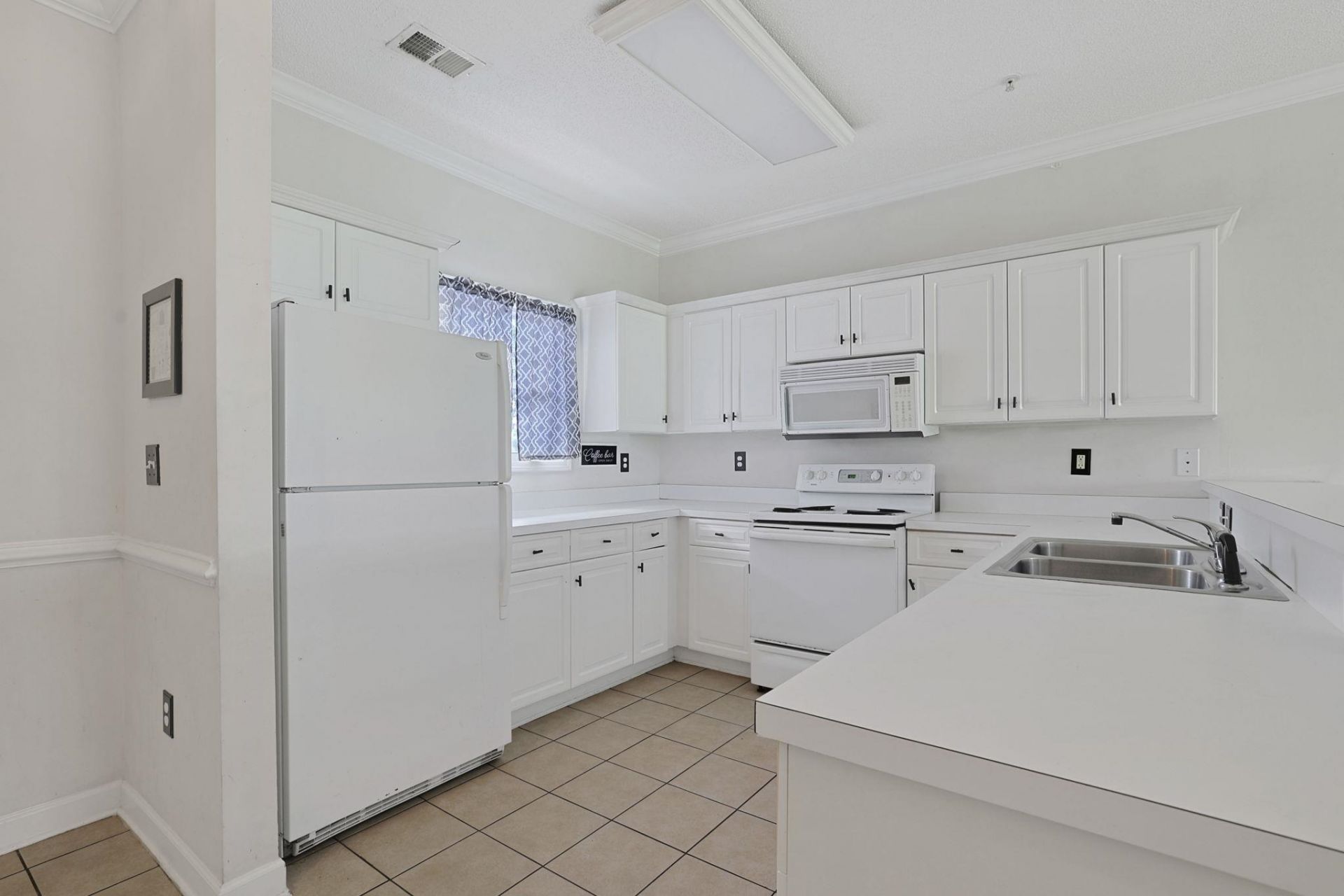 801 Crumpet Ct.  Photo 8