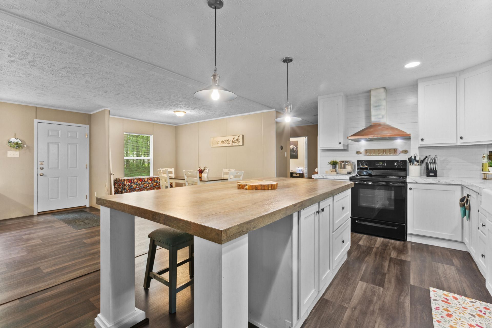 193 Mott Drive Photo 10