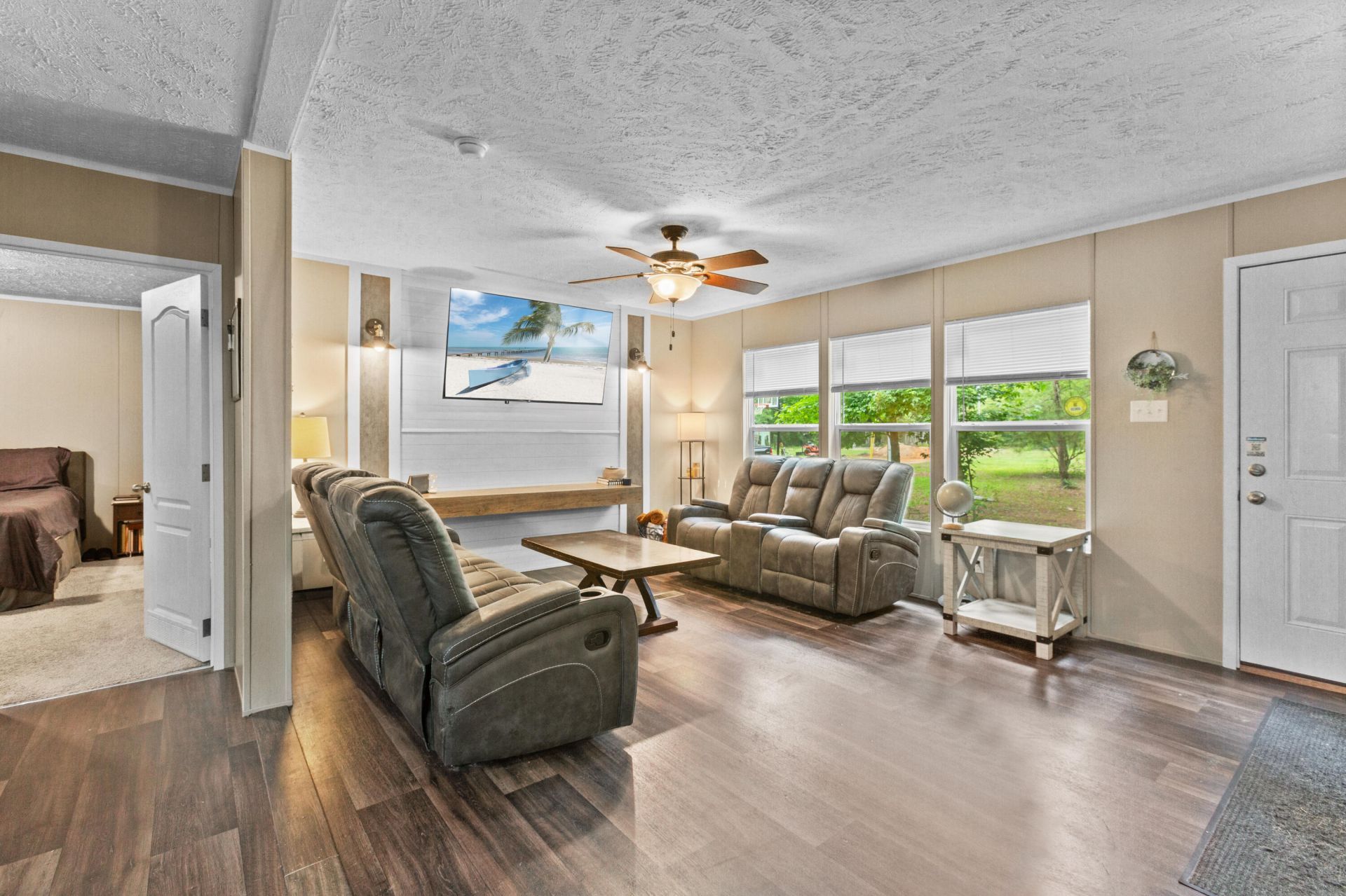 193 Mott Drive Photo 5