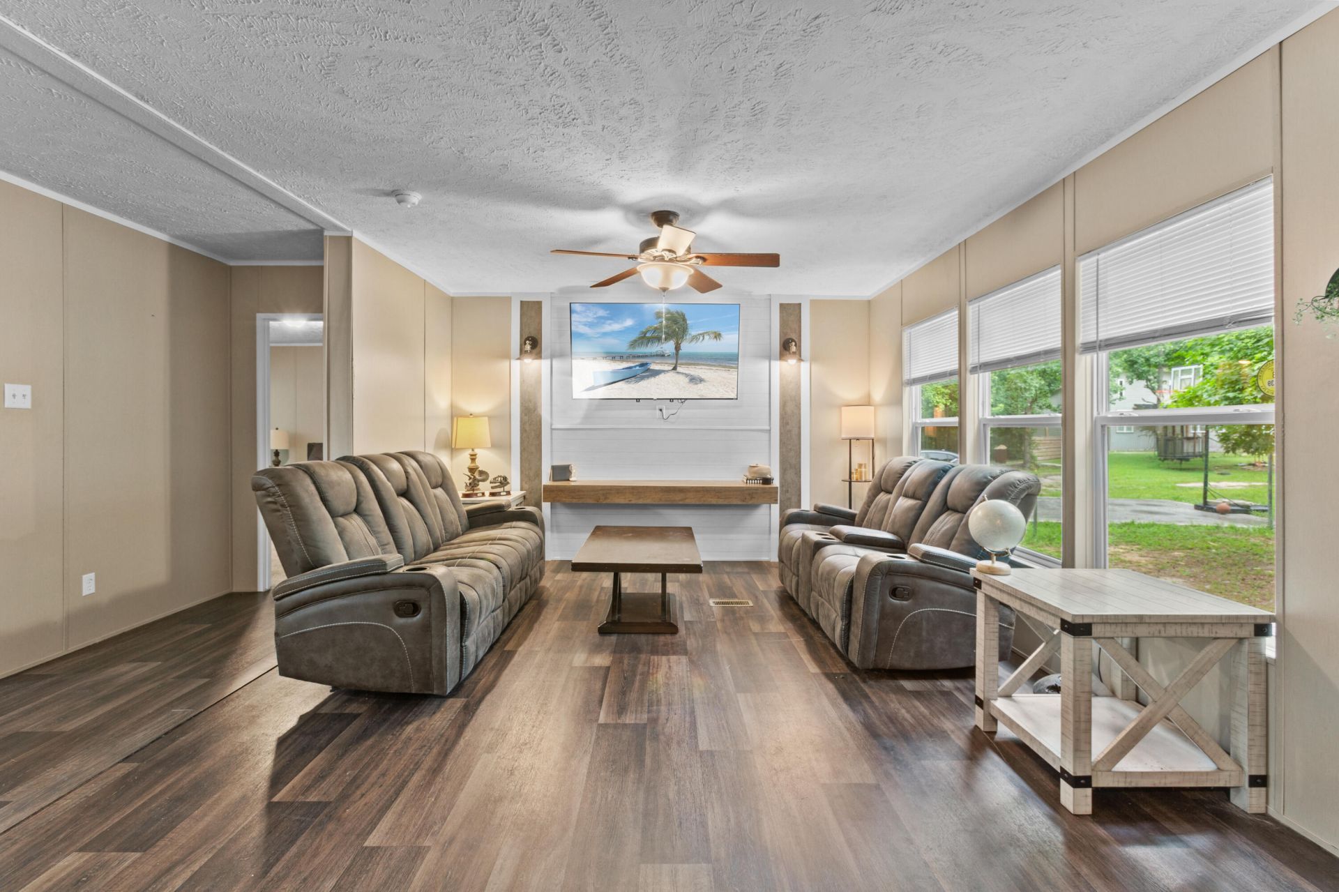 193 Mott Drive Photo 6